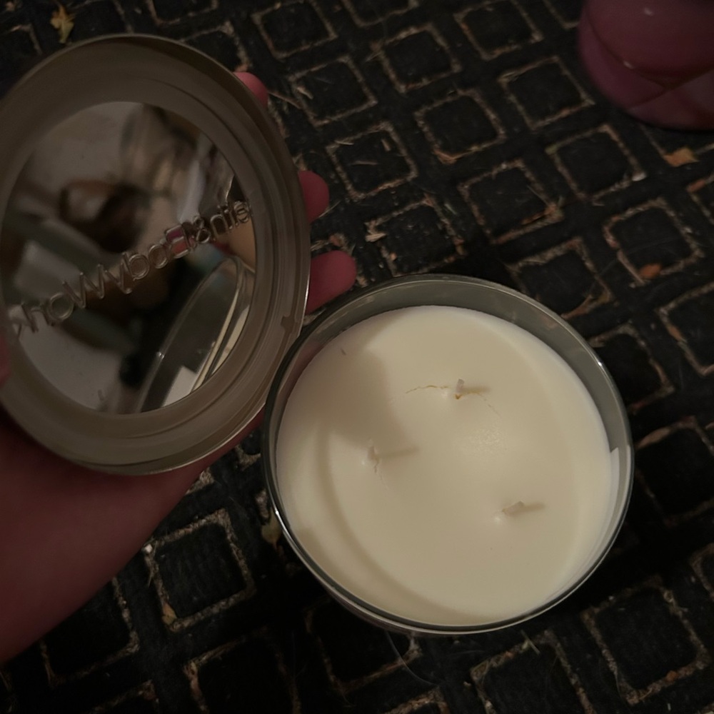 Bath & Body Works Fresh Orange Soy Candle - Picture 2 of 4